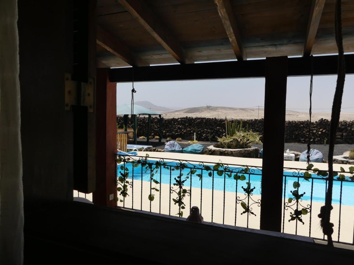 Warung Hotel Лахарес Екстериор снимка