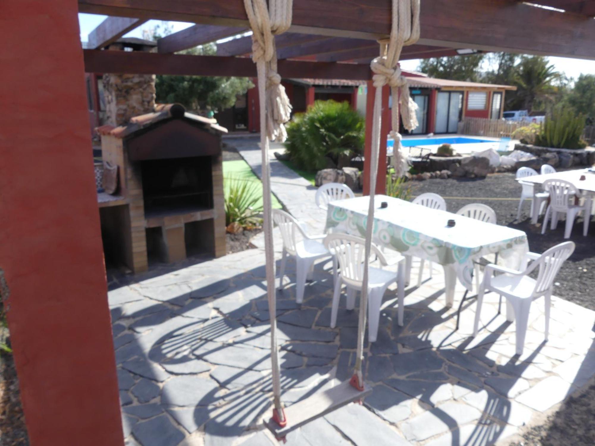 Warung Hotel Лахарес Екстериор снимка