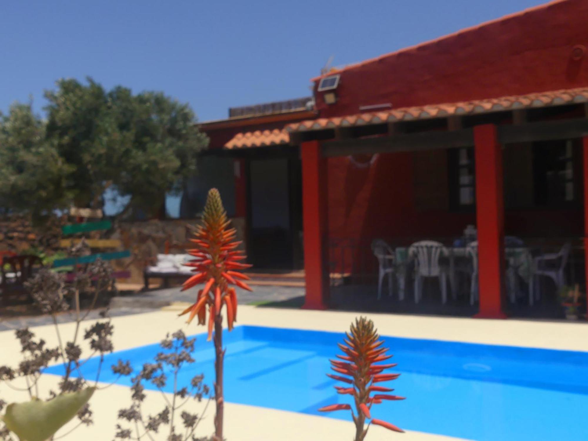 Warung Hotel Лахарес Екстериор снимка