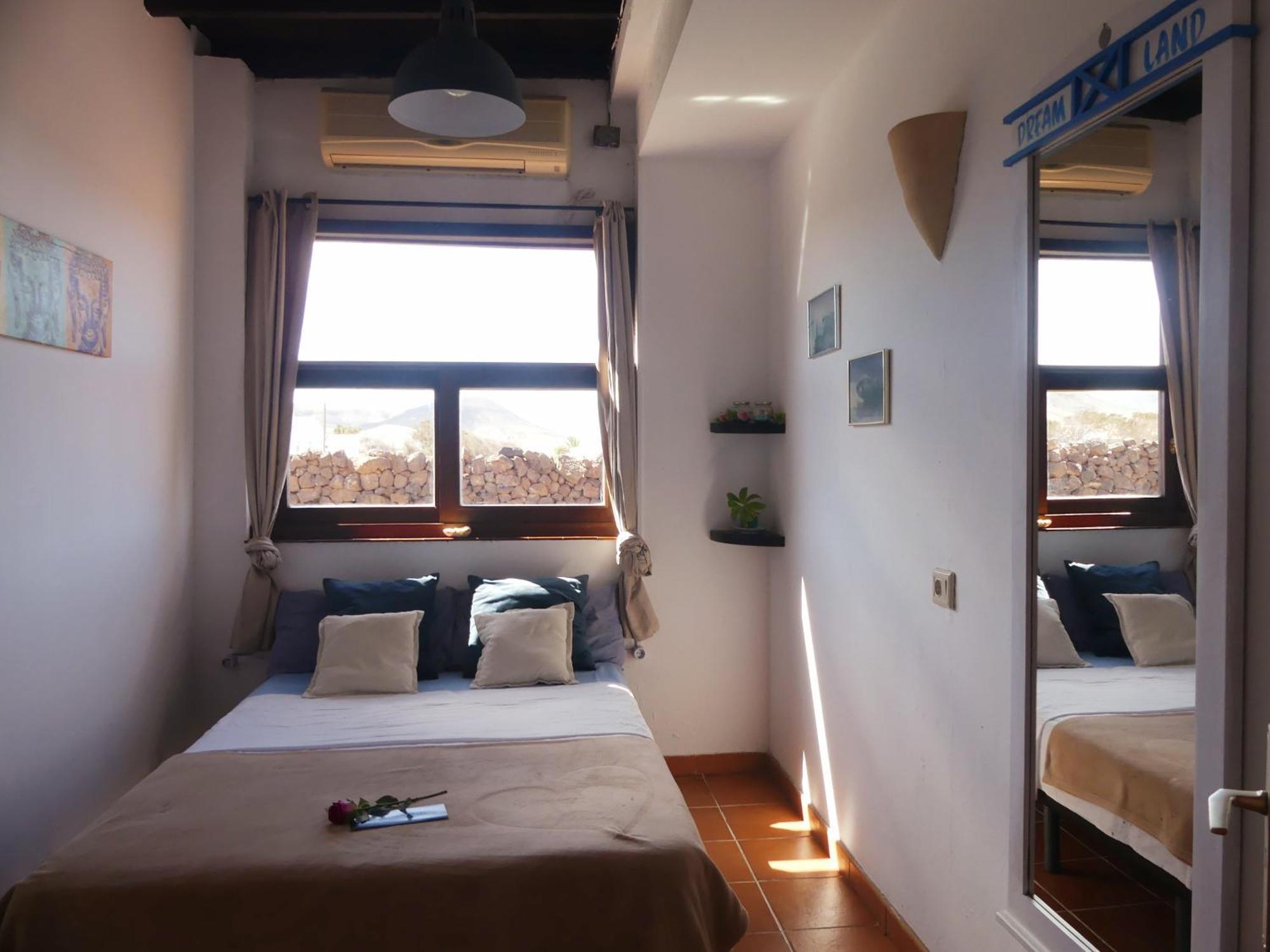 Warung Hotel Лахарес Екстериор снимка