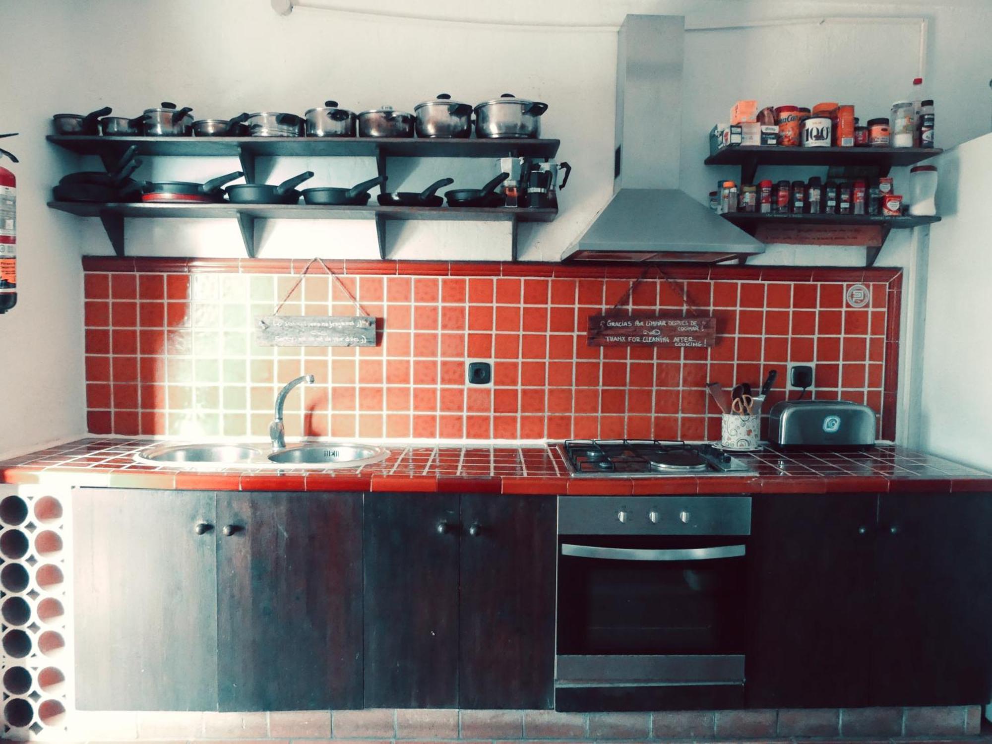 Warung Hotel Лахарес Екстериор снимка