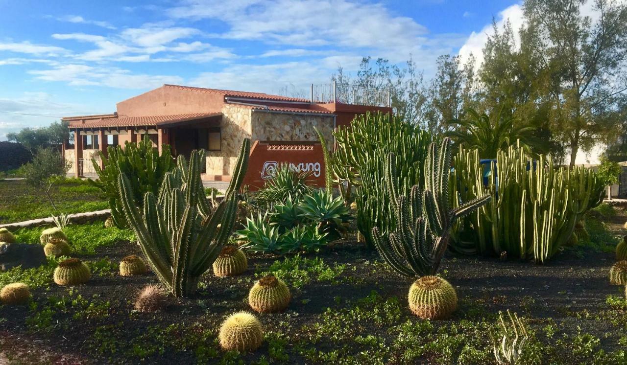 Warung Hotel Лахарес Екстериор снимка